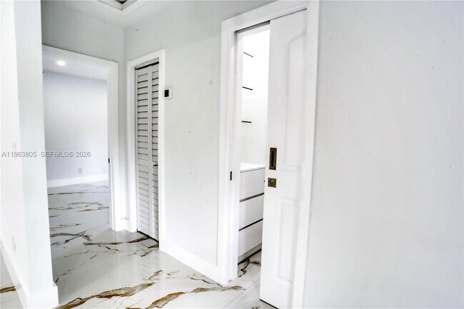 Building Photo - 3305 SW 2nd St