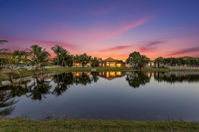 Building Photo - 751 SW 191st Ave