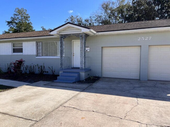 Building Photo - 2527 Emily Ln