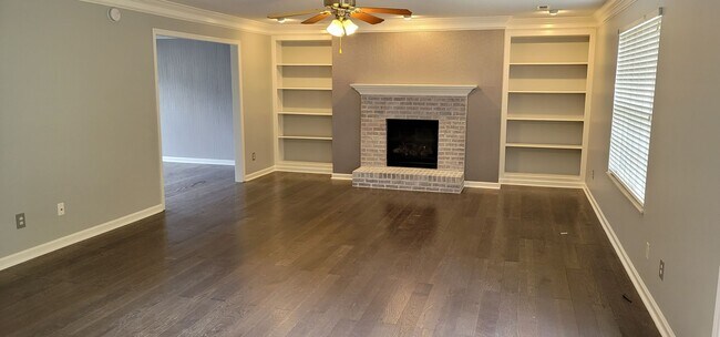 Building Photo - 1645 Wolverine Ln