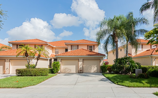 Primary Photo - Home Rental with Lake Views in Resort-Style Community