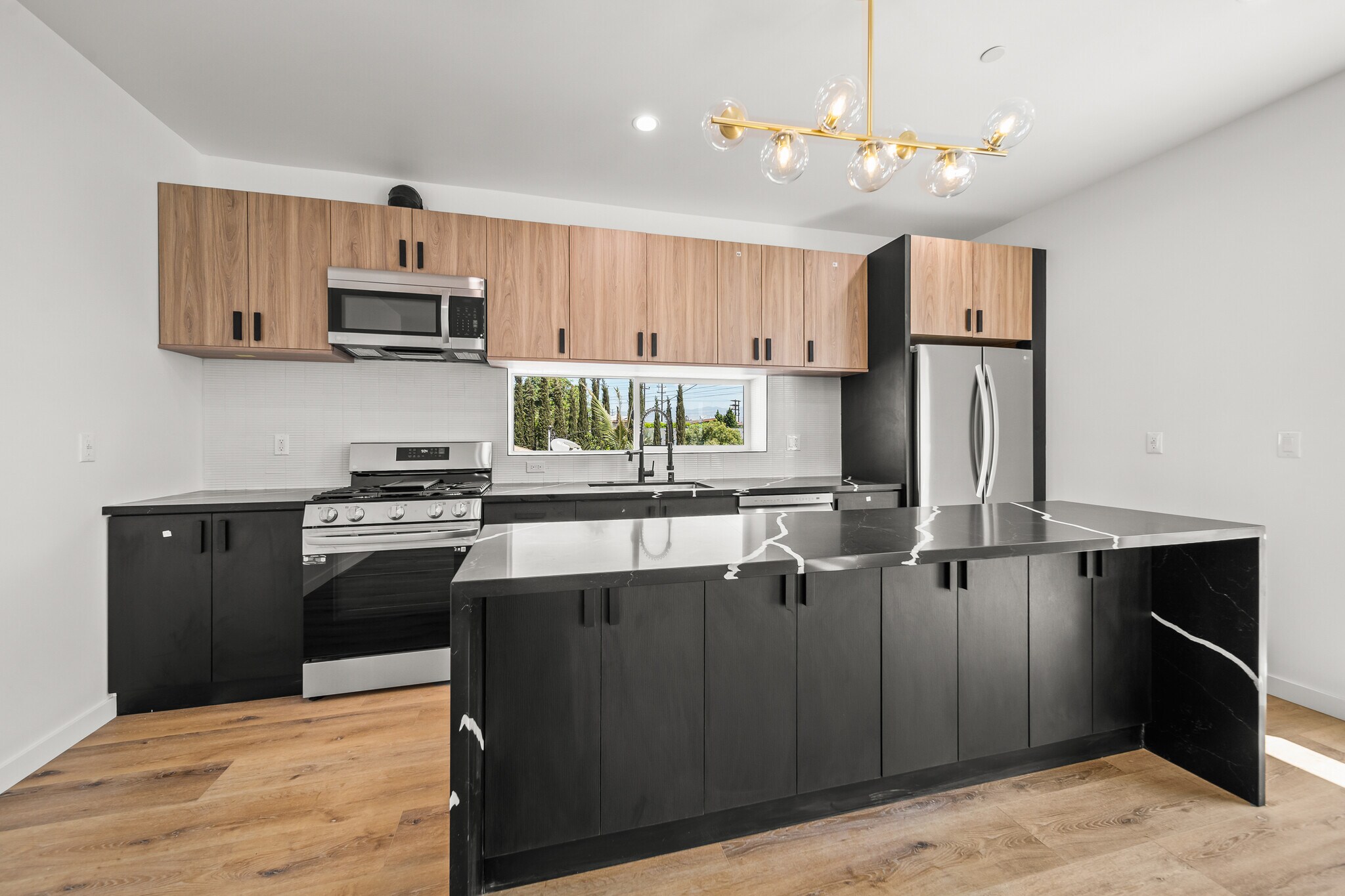 Building Photo - 6049 Craner Ave