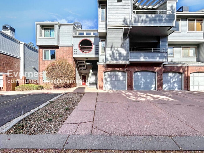 Primary Photo - 3700 Iguana Dr