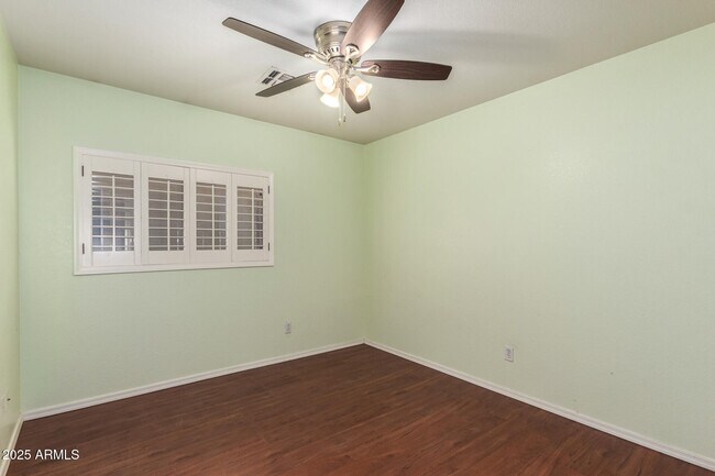 Building Photo - 881 E Appaloosa Rd