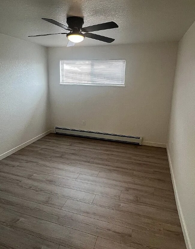 Building Photo - Beautiful 2 Bed Apartment with Reserved Parking Spots