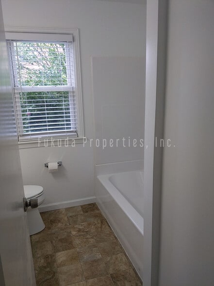 Bathroom off of the hallway - 2490 Forest Ave