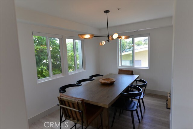 Building Photo - 223 W Avenida Palizada
