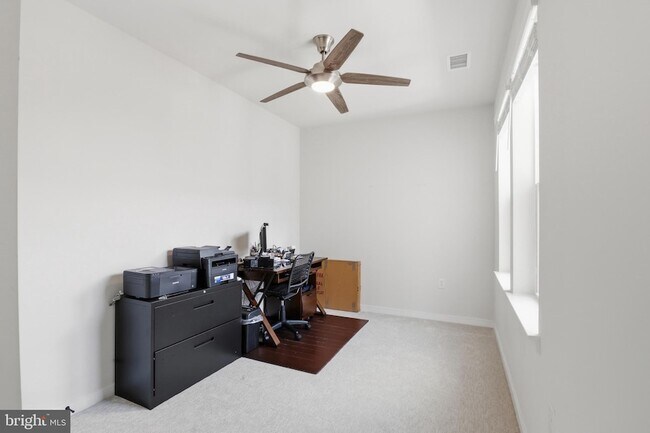 Building Photo - 700 Mount Airy Ter NE