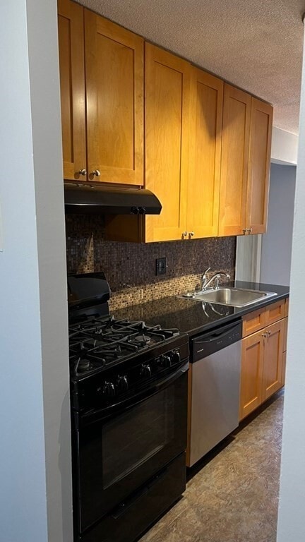 Building Photo - 60 Shrewsbury Green Dr