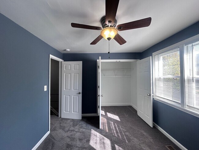 Building Photo - Baltimore - 2 Bedrooms + Den and 1 baths Available!