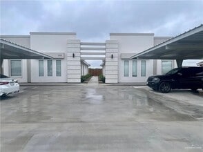 Building Photo - 3918 Las Vistas Ln