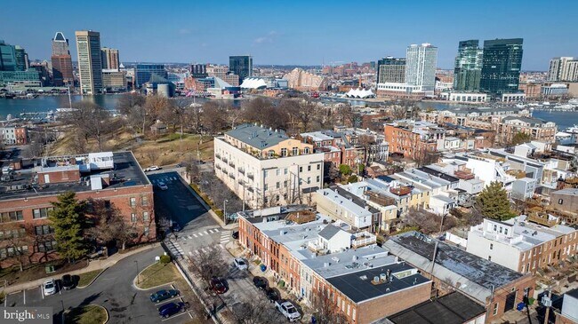 Building Photo - 1015 Riverside Ave