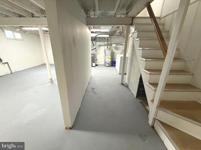 Building Photo - 804 Radnor Ave