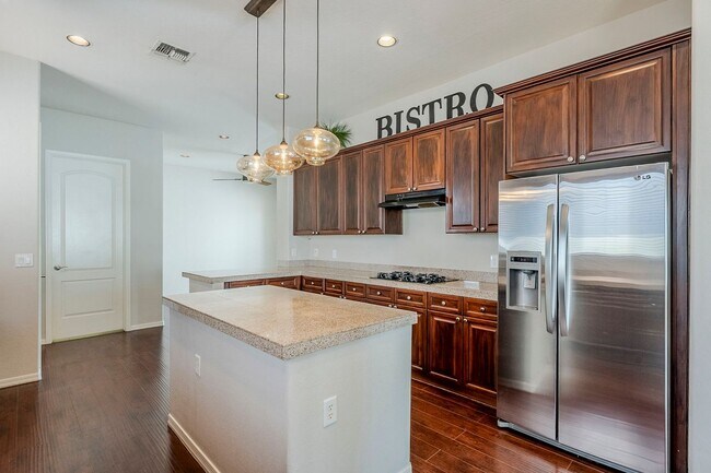 Building Photo - Stunning 4 bed 2.5 bath home with pool, in...