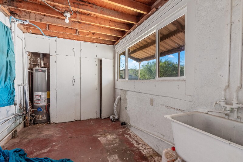 Building Photo - 3833 N Tyndall Ave