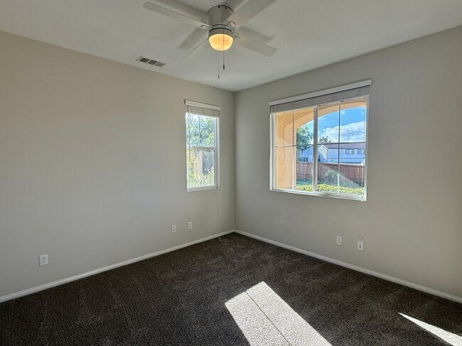 Building Photo - Beautiful 5-Bedroom Home In Oceanside