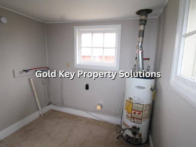 Building Photo - Updated 2 Bed 1 Bath Home for Rent (NO SEC...