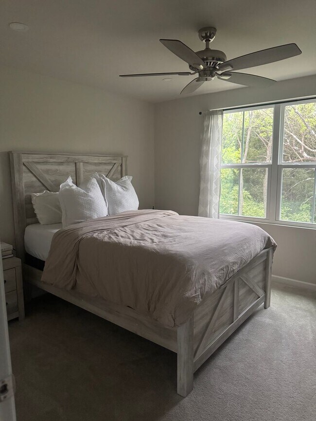 Building Photo - Furnished or Unfurnished Townhome