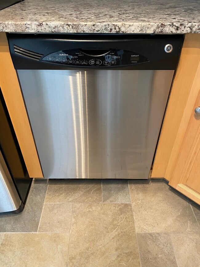 Building Photo - 425 Atlanta Ct