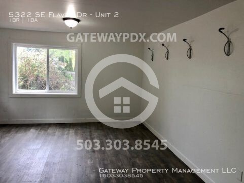 Building Photo - 5322 SE Flavel Dr. Unit #2