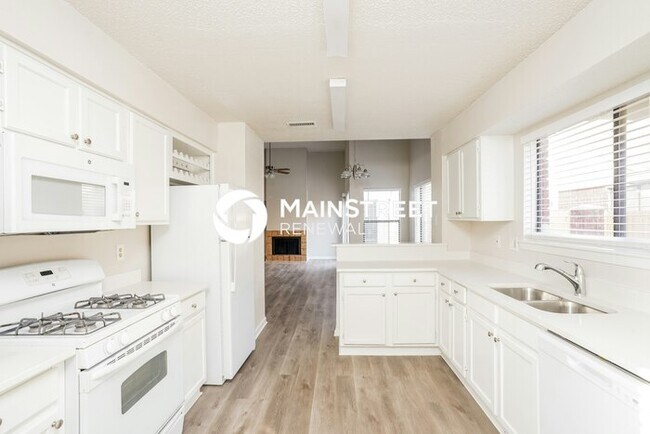 Building Photo - 3 Bedroom Pet-Friendly Home in CYPRESS, TX with Main Street Renewal