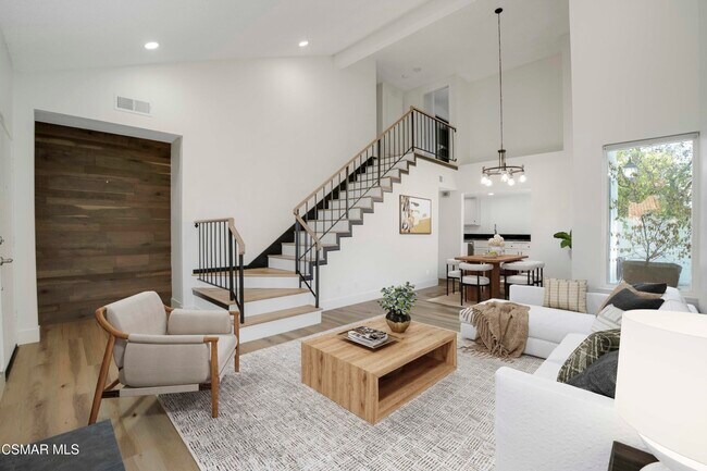 Building Photo - 974 Quarterhorse Ln