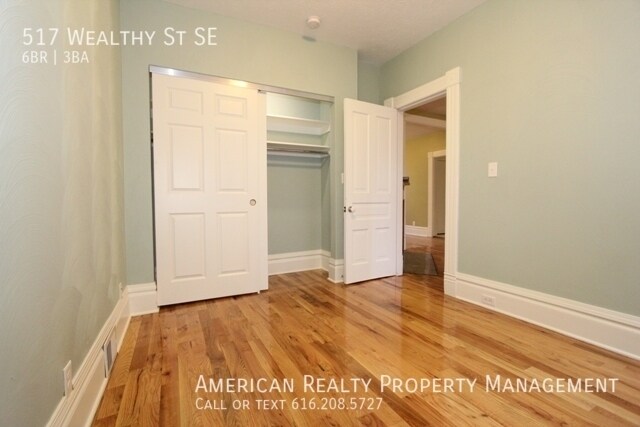 Building Photo - 517 Wealthy St SE