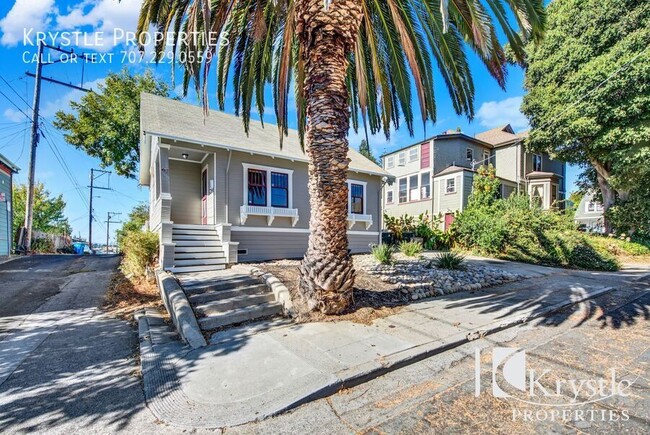 Building Photo - Spacious One Bedroom Craftsman-era Cottage