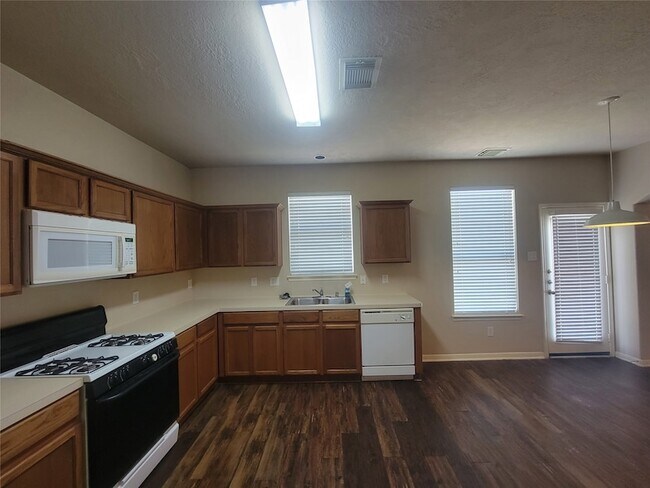Building Photo - 3110 Clover Ranch Cir
