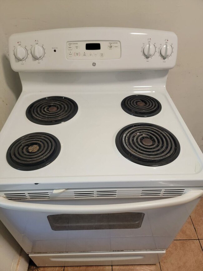 Building Photo - 1185 E 167th St