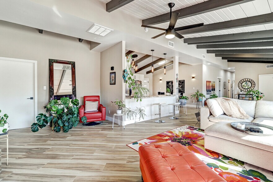 Building Photo - 1150 La Vega Rd