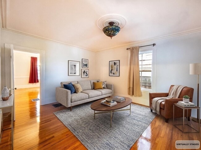Building Photo - 12 Adella Pl