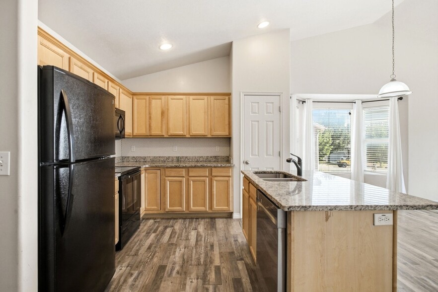 Building Photo - 7202 N Ute Dr