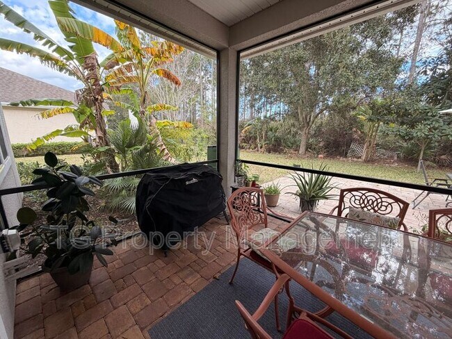 Building Photo - 305 Medio Dr