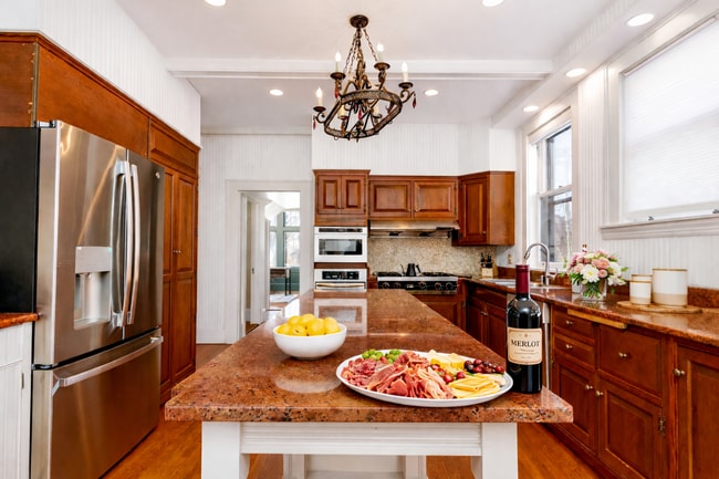 Building Photo - 671 Prospect St