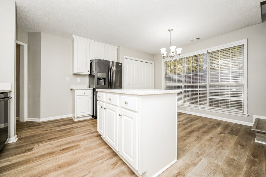 Building Photo - 166 Freeman Forest Dr