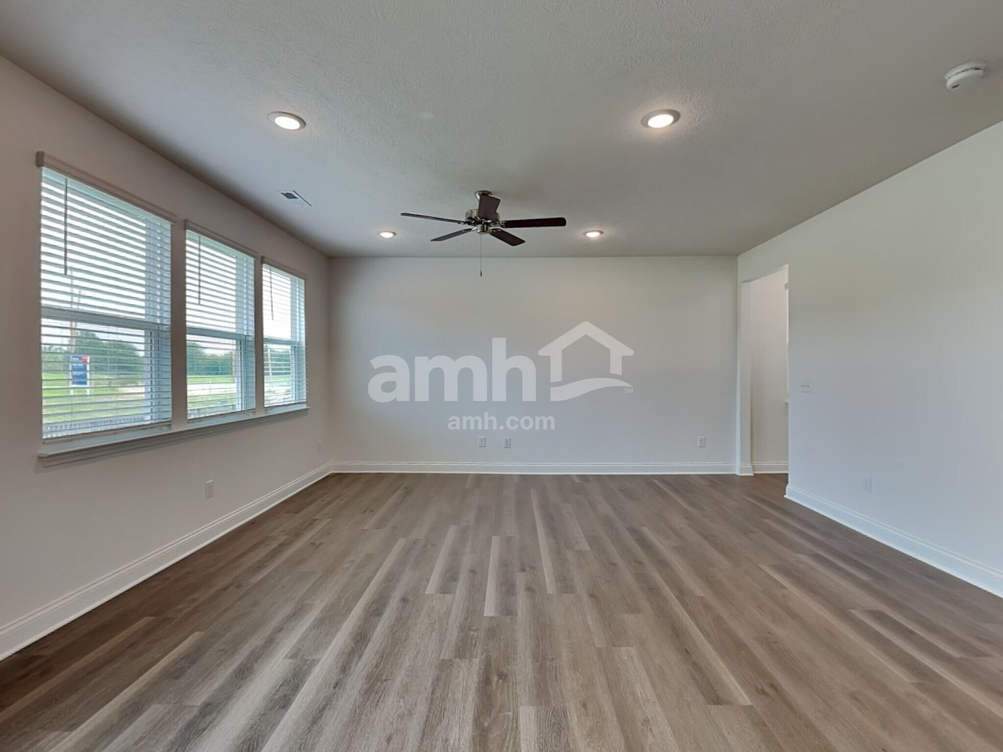 Building Photo - 412 Golden Maple Pl