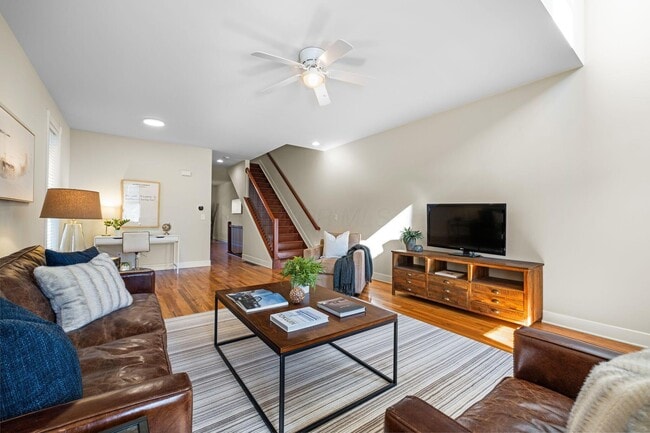 Building Photo - 975 N 6th St