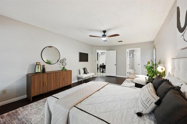 Building Photo - 2306 Alimony Cove