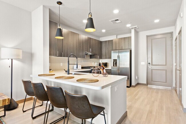 Building Photo - 400 N 2nd Ave