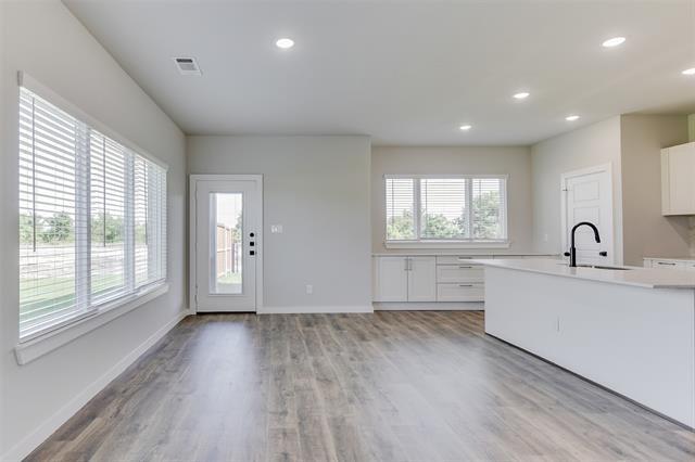 Building Photo - 4046 Clovis St