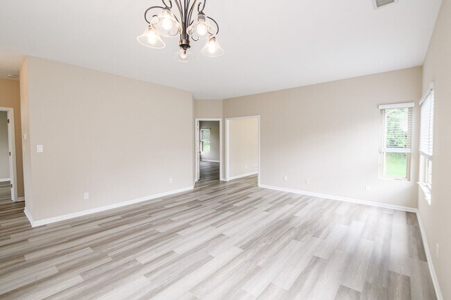 Building Photo - 2 bed 2 bath Ranch Townhouse in Winfield