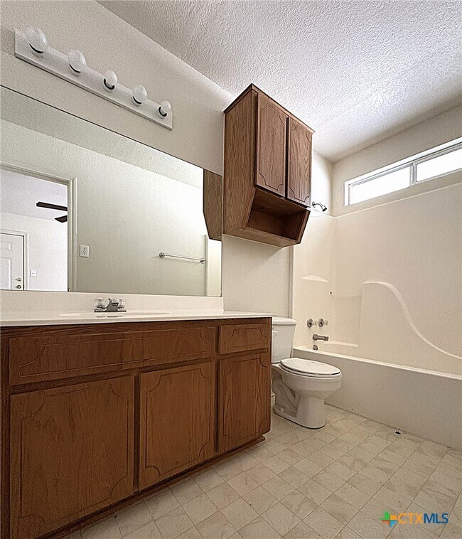 Building Photo - 1002 W Avenue B