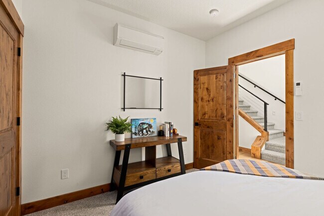 Building Photo - 89192 U.S. 26-SI ID1223593P