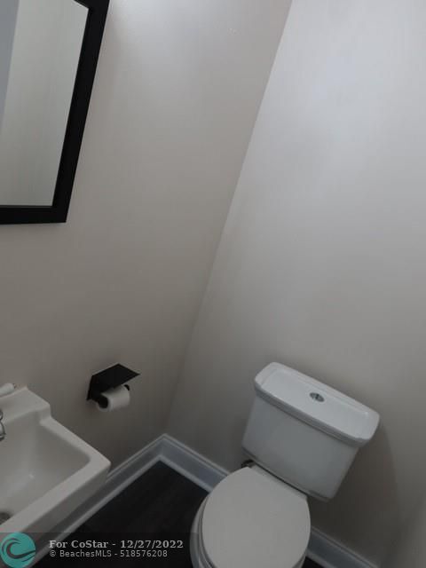 Building Photo - 2270 SW 46th Ct