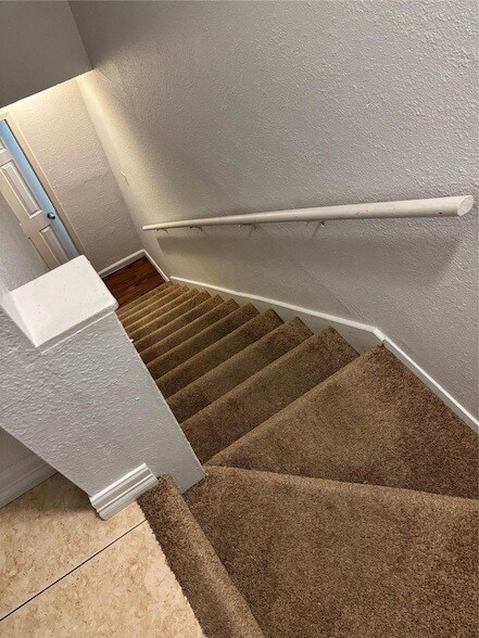 Building Photo - 1210 Southport Dr