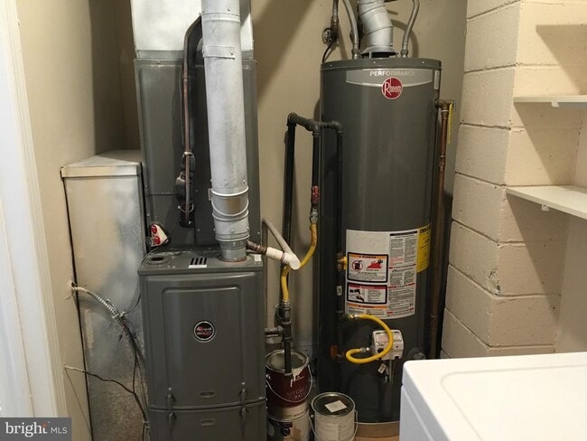 Building Photo - 64 Versailles Ct