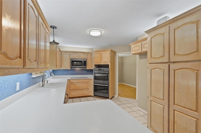 Building Photo - 3 bed, 2 bath home in Burleson