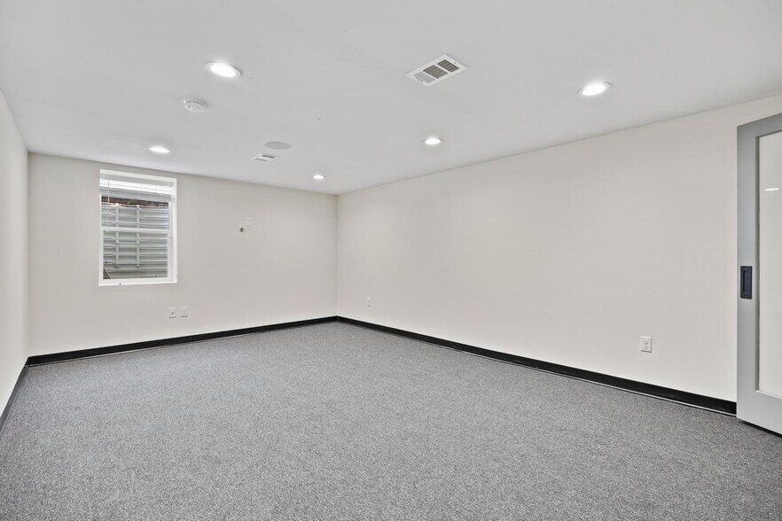 Building Photo - 8312 Savage Guilford Rd