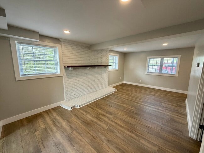 Building Photo - 3321 KY-1247